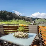 Vordere Alm 아파트 *